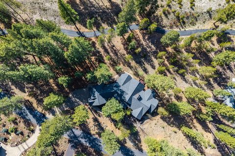 Tiny photo for 56373 Trailmere Circle, Bend, OR 97707 (MLS # 220219693)