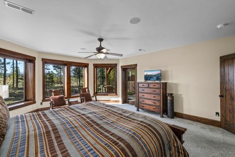 Tiny photo for 56373 Trailmere Circle, Bend, OR 97707 (MLS # 220219693)