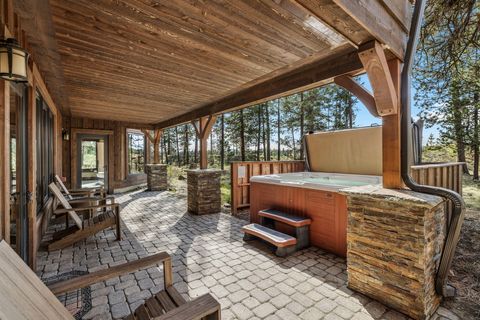 Tiny photo for 56373 Trailmere Circle, Bend, OR 97707 (MLS # 220219693)