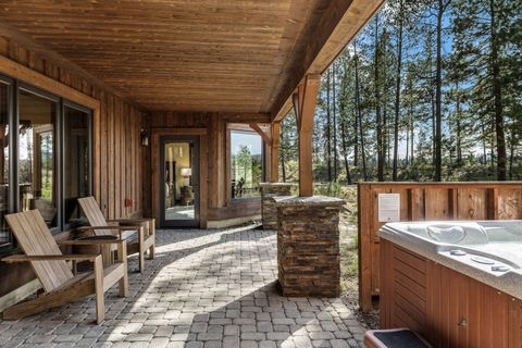 Tiny photo for 56373 Trailmere Circle, Bend, OR 97707 (MLS # 220219693)