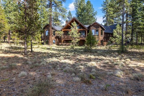 Tiny photo for 56373 Trailmere Circle, Bend, OR 97707 (MLS # 220219693)