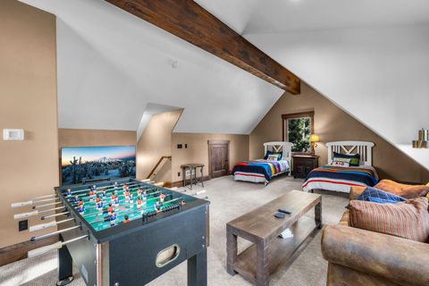 Tiny photo for 56373 Trailmere Circle, Bend, OR 97707 (MLS # 220219693)