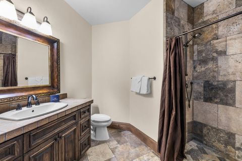 Tiny photo for 56373 Trailmere Circle, Bend, OR 97707 (MLS # 220219693)