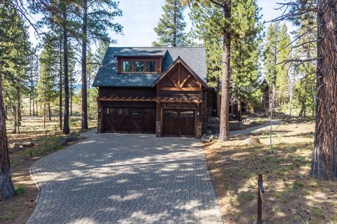 Tiny photo for 56373 Trailmere Circle, Bend, OR 97707 (MLS # 220219693)