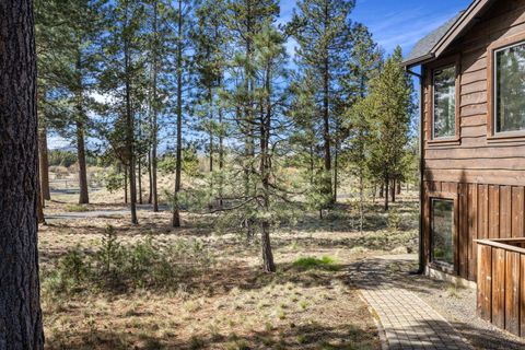 Tiny photo for 56373 Trailmere Circle, Bend, OR 97707 (MLS # 220219693)