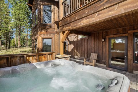 Tiny photo for 56373 Trailmere Circle, Bend, OR 97707 (MLS # 220219693)