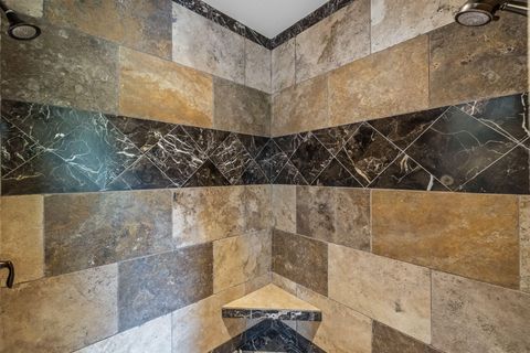 Tiny photo for 56373 Trailmere Circle, Bend, OR 97707 (MLS # 220219693)