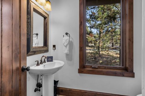 Tiny photo for 56373 Trailmere Circle, Bend, OR 97707 (MLS # 220219693)