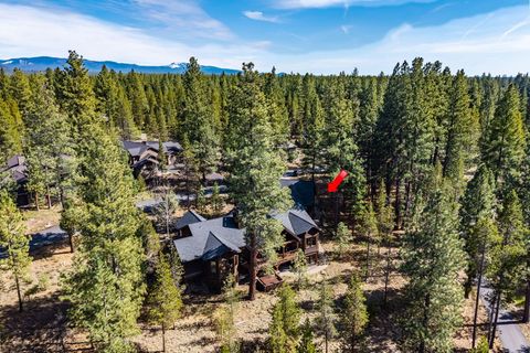 Tiny photo for 56373 Trailmere Circle, Bend, OR 97707 (MLS # 220219693)