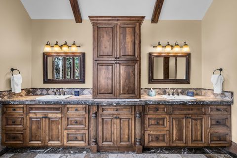 Tiny photo for 56373 Trailmere Circle, Bend, OR 97707 (MLS # 220219693)