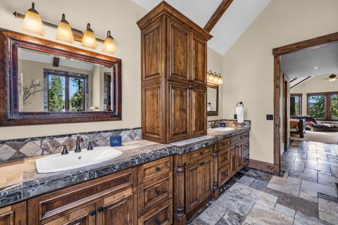 Tiny photo for 56373 Trailmere Circle, Bend, OR 97707 (MLS # 220219693)