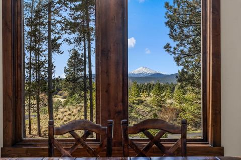 Tiny photo for 56373 Trailmere Circle, Bend, OR 97707 (MLS # 220219693)
