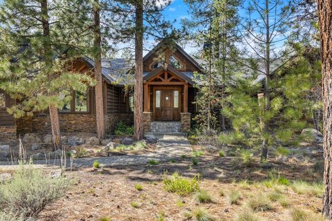 Tiny photo for 56373 Trailmere Circle, Bend, OR 97707 (MLS # 220219693)