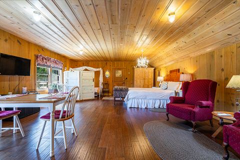 Tiny photo for 44335 Crater Lake Highway, Prospect, OR 97536 (MLS # 220209097)