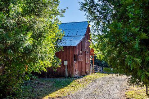 Tiny photo for 44335 Crater Lake Highway, Prospect, OR 97536 (MLS # 220209097)