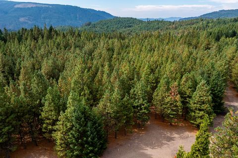 Tiny photo for 44335 Crater Lake Highway, Prospect, OR 97536 (MLS # 220209097)