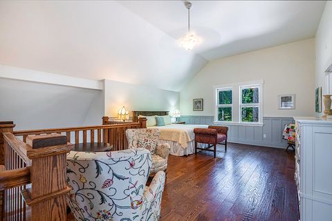 Tiny photo for 44335 Crater Lake Highway, Prospect, OR 97536 (MLS # 220209097)