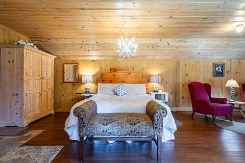 Tiny photo for 44335 Crater Lake Highway, Prospect, OR 97536 (MLS # 220209097)