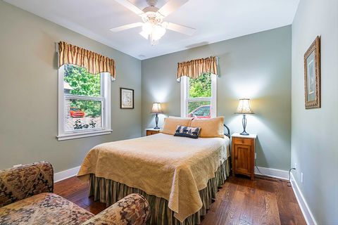 Tiny photo for 44335 Crater Lake Highway, Prospect, OR 97536 (MLS # 220209097)