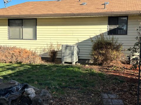 Tiny photo for 1265 NE Tyler Street, Prineville, OR 97754 (MLS # 220212395)