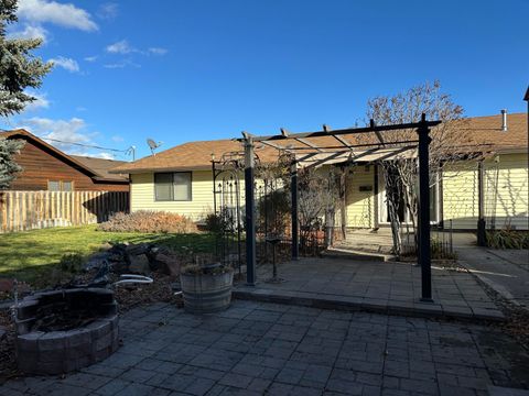 Tiny photo for 1265 NE Tyler Street, Prineville, OR 97754 (MLS # 220212395)