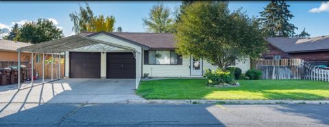 Photo of 1265 NE Tyler Street, Prineville, OR 97754 (MLS # 220212395)