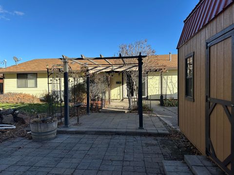Tiny photo for 1265 NE Tyler Street, Prineville, OR 97754 (MLS # 220212395)