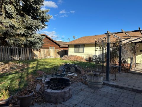 Tiny photo for 1265 NE Tyler Street, Prineville, OR 97754 (MLS # 220212395)