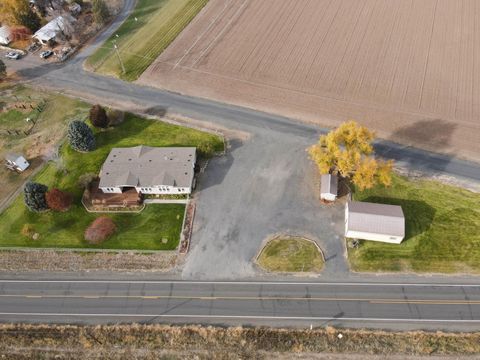 Tiny photo for 2640 Market Street, Bonanza, OR 97623 (MLS # 220211679)