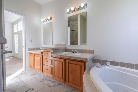 Tiny photo for 2640 Market Street, Bonanza, OR 97623 (MLS # 220211679)