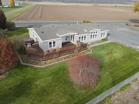Photo of 2640 Market Street, Bonanza, OR 97623 (MLS # 220211679)
