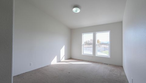 Tiny photo for 2640 Market Street, Bonanza, OR 97623 (MLS # 220211679)