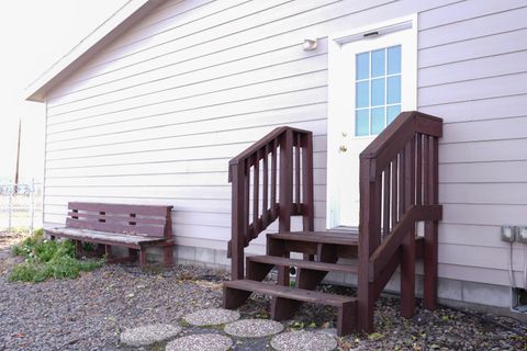 Tiny photo for 2640 Market Street, Bonanza, OR 97623 (MLS # 220211679)