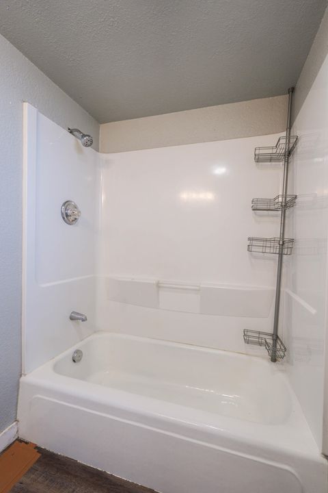 Tiny photo for 2640 Market Street, Bonanza, OR 97623 (MLS # 220211679)