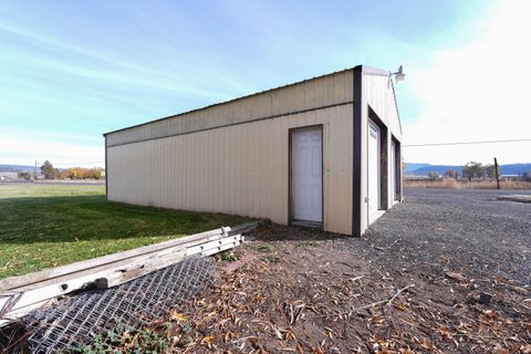 Tiny photo for 2640 Market Street, Bonanza, OR 97623 (MLS # 220211679)