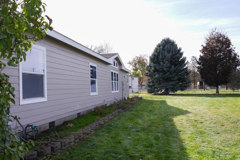 Tiny photo for 2640 Market Street, Bonanza, OR 97623 (MLS # 220211679)