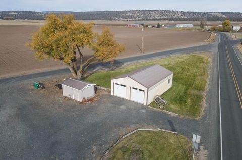 Tiny photo for 2640 Market Street, Bonanza, OR 97623 (MLS # 220211679)
