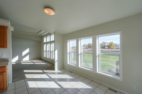 Tiny photo for 2640 Market Street, Bonanza, OR 97623 (MLS # 220211679)