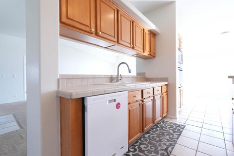 Tiny photo for 2640 Market Street, Bonanza, OR 97623 (MLS # 220211679)