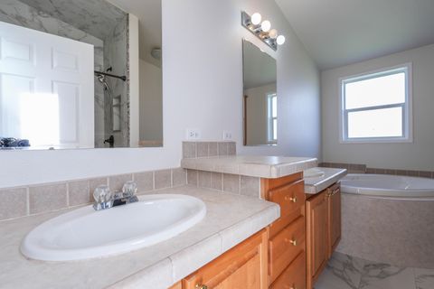 Tiny photo for 2640 Market Street, Bonanza, OR 97623 (MLS # 220211679)