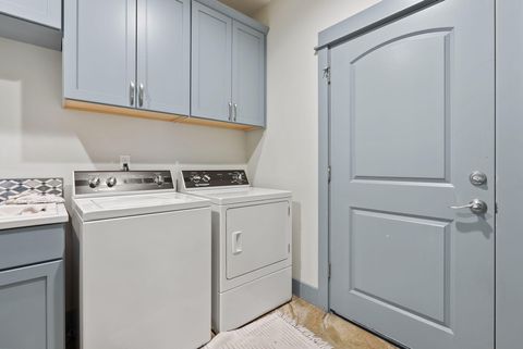 Tiny photo for 14225 NE Whitewater Lane, La Pine, OR 97739 (MLS # 220210157)