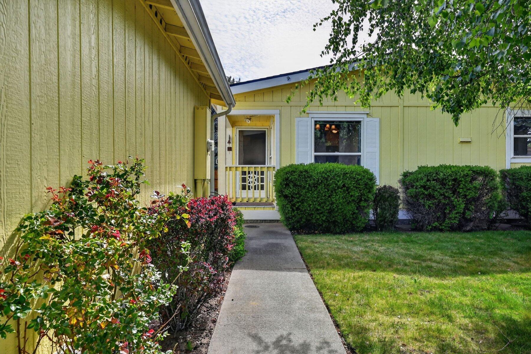 826 NE Shoshone Drive