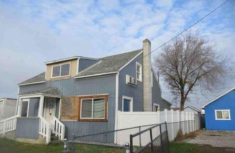 Tiny photo for 1036 W Hermiston Avenue, Hermiston, OR 97838 (MLS # 220219267)