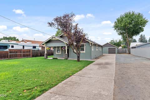 Tiny photo for 524 Berrydale Avenue, Medford, OR 97501 (MLS # 220225755)