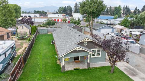 Tiny photo for 524 Berrydale Avenue, Medford, OR 97501 (MLS # 220225755)