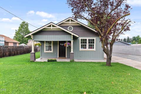 Photo of 524 Berrydale Avenue, Medford, OR 97501 (MLS # 220225755)