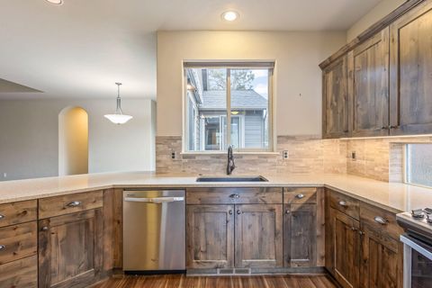 Tiny photo for 60383 Hedgewood Lane, Bend, OR 97702 (MLS # 220211680)