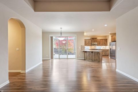 Tiny photo for 60383 Hedgewood Lane, Bend, OR 97702 (MLS # 220211680)