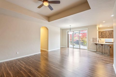 Tiny photo for 60383 Hedgewood Lane, Bend, OR 97702 (MLS # 220211680)