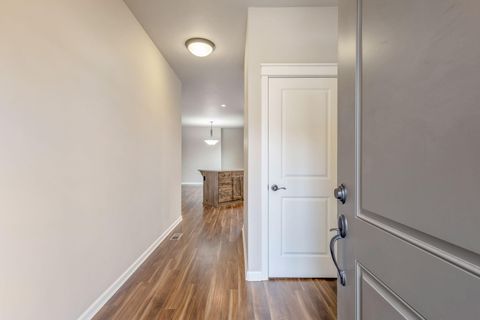 Tiny photo for 60383 Hedgewood Lane, Bend, OR 97702 (MLS # 220211680)